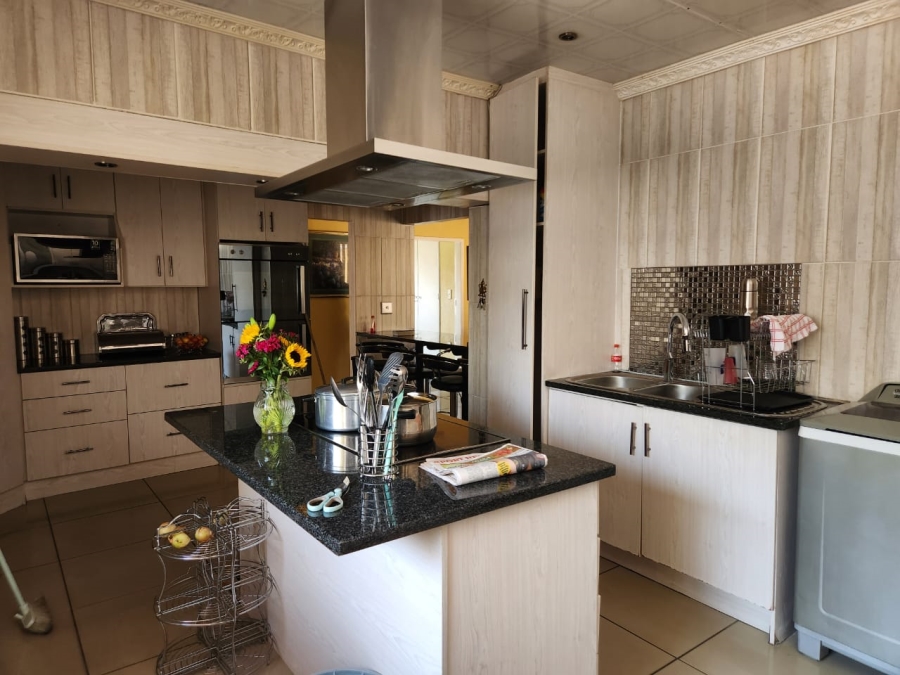 3 Bedroom Property for Sale in Crystal Park Gauteng