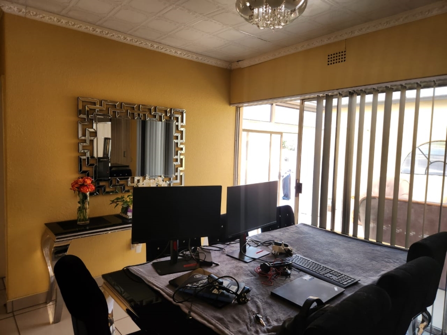 3 Bedroom Property for Sale in Crystal Park Gauteng
