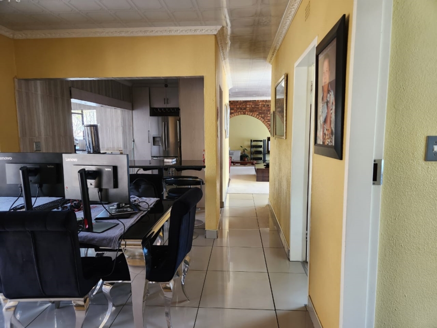 3 Bedroom Property for Sale in Crystal Park Gauteng