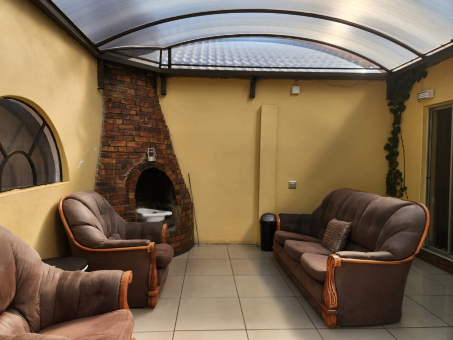 3 Bedroom Property for Sale in Crystal Park Gauteng