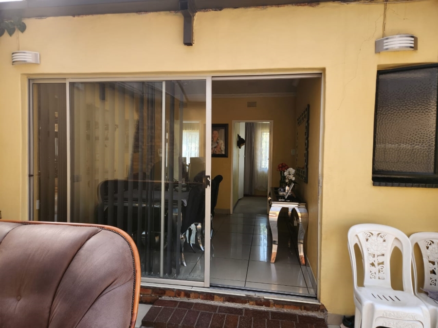 3 Bedroom Property for Sale in Crystal Park Gauteng