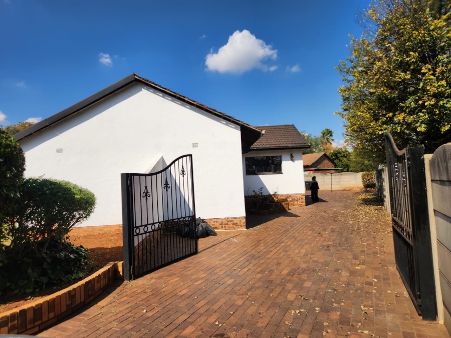 3 Bedroom Property for Sale in Crystal Park Gauteng