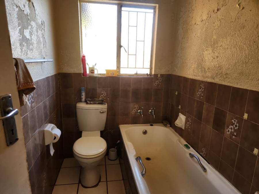 3 Bedroom Property for Sale in Crystal Park Gauteng