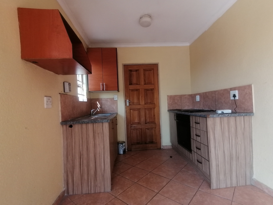 2 Bedroom Property for Sale in Andeon Gauteng