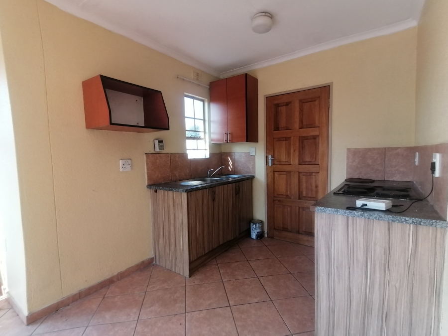 2 Bedroom Property for Sale in Andeon Gauteng