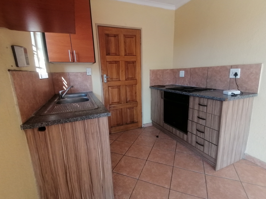 2 Bedroom Property for Sale in Andeon Gauteng