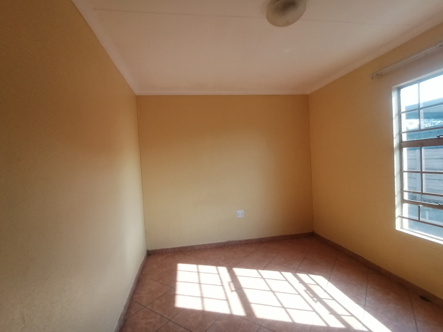 2 Bedroom Property for Sale in Andeon Gauteng