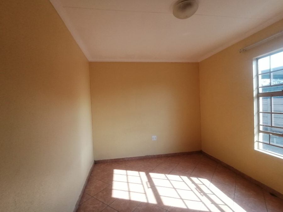 2 Bedroom Property for Sale in Andeon Gauteng
