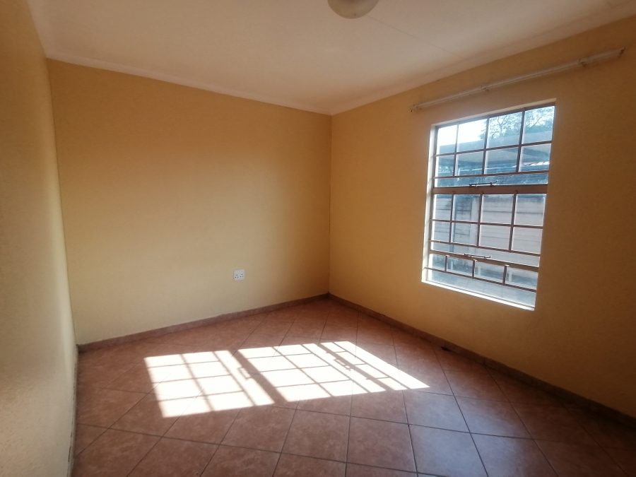 2 Bedroom Property for Sale in Andeon Gauteng