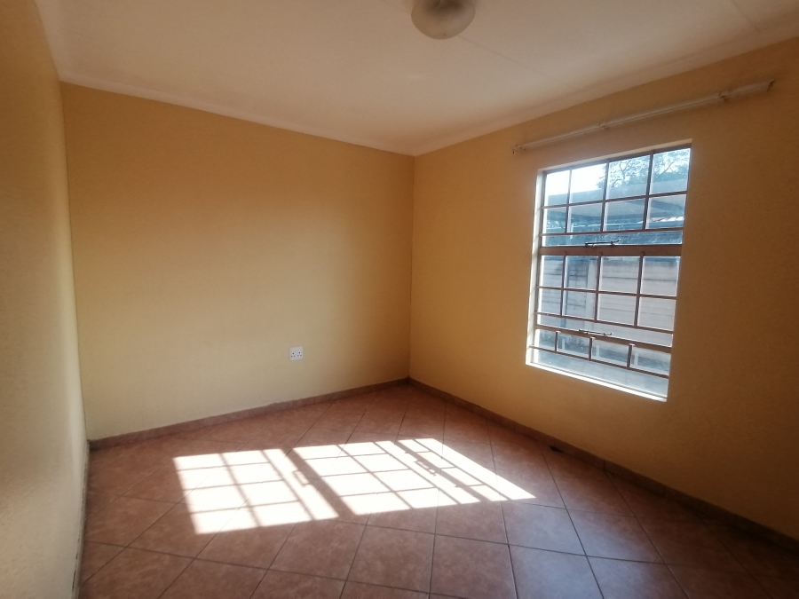 2 Bedroom Property for Sale in Andeon Gauteng
