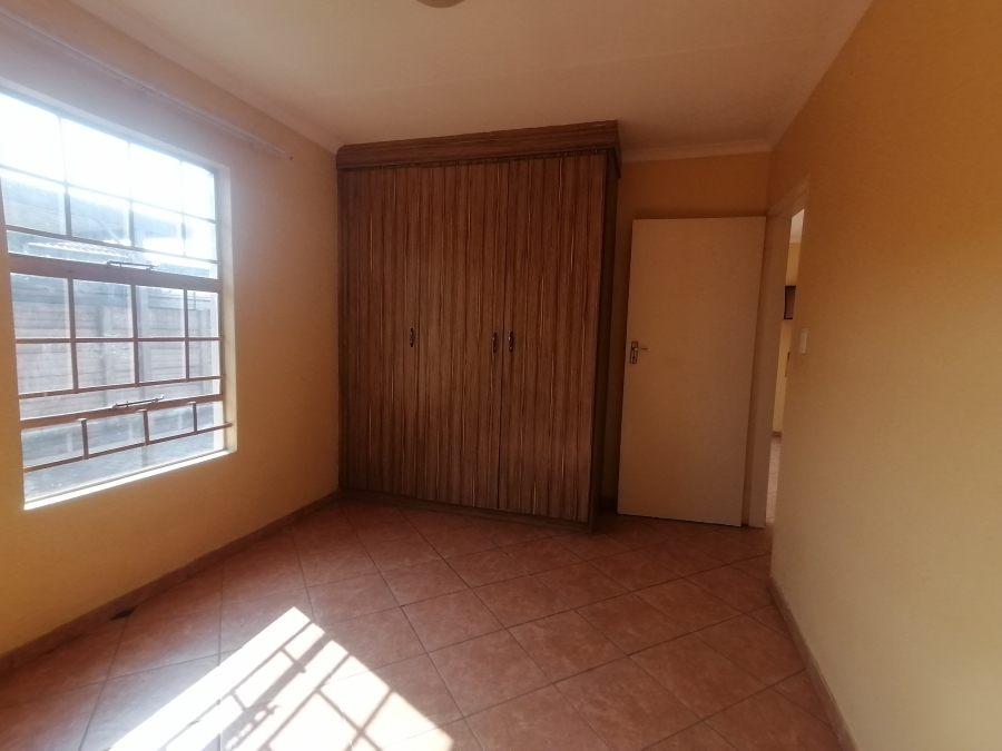 2 Bedroom Property for Sale in Andeon Gauteng