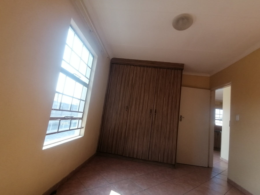 2 Bedroom Property for Sale in Andeon Gauteng