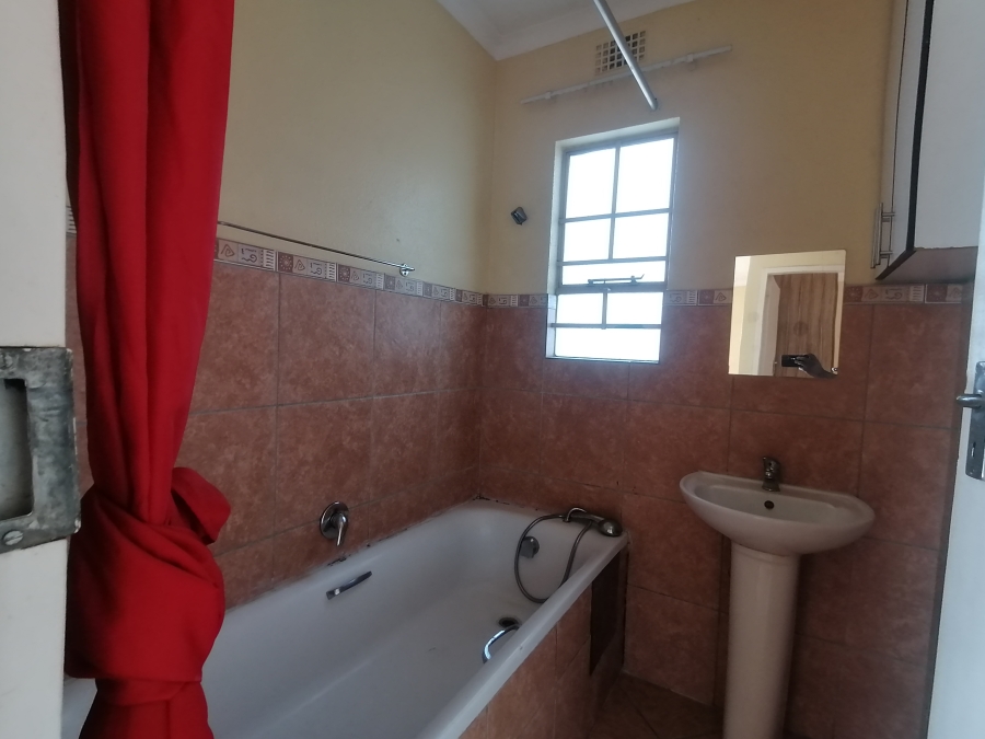 2 Bedroom Property for Sale in Andeon Gauteng