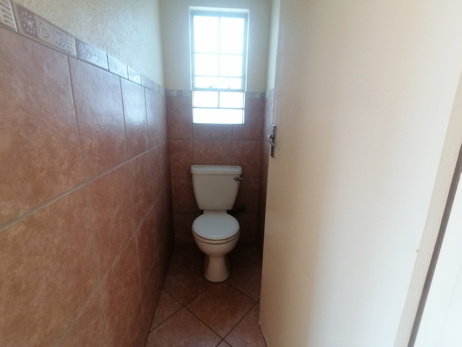 2 Bedroom Property for Sale in Andeon Gauteng