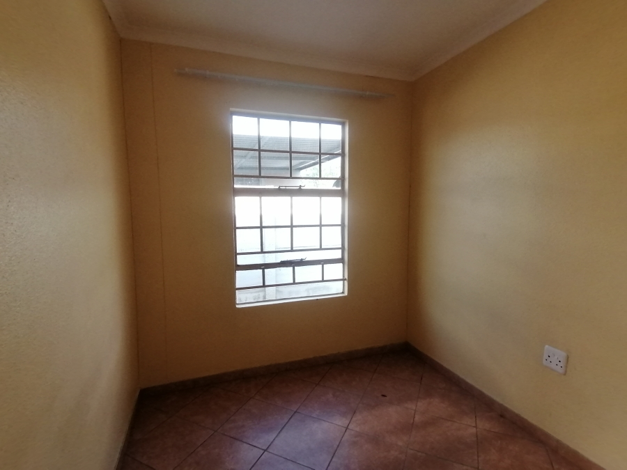 2 Bedroom Property for Sale in Andeon Gauteng