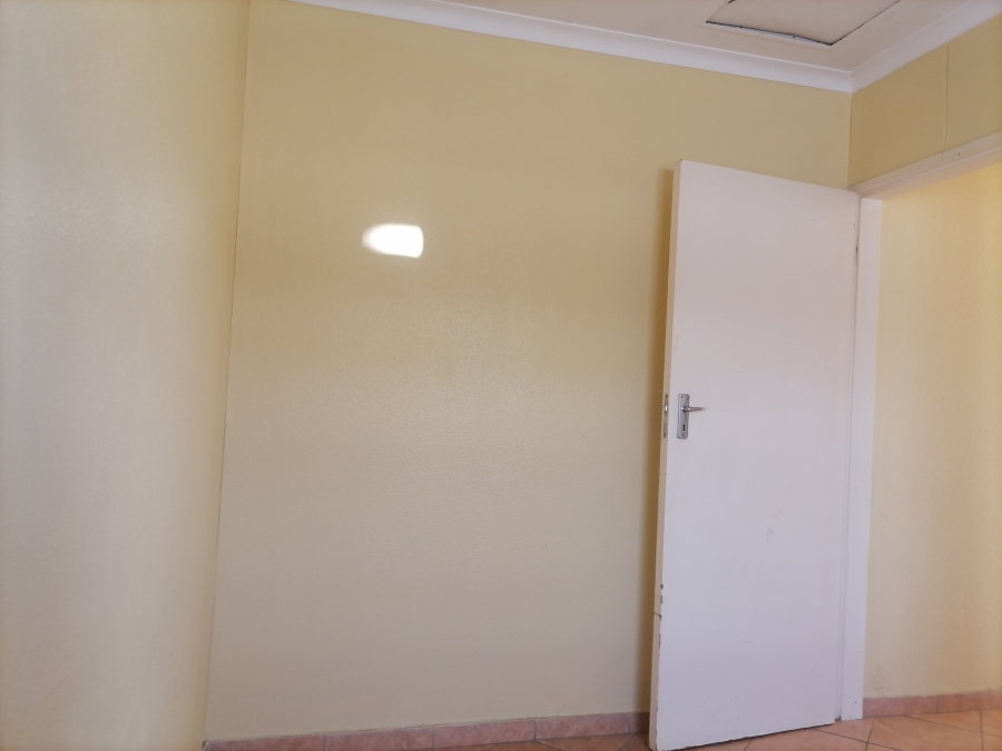 2 Bedroom Property for Sale in Andeon Gauteng