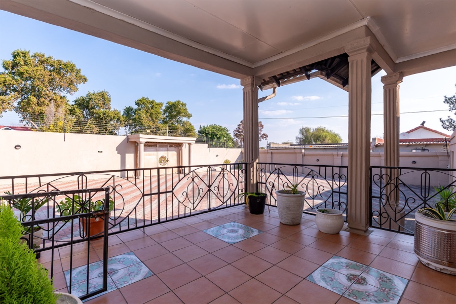 6 Bedroom Property for Sale in Esther Park Gauteng