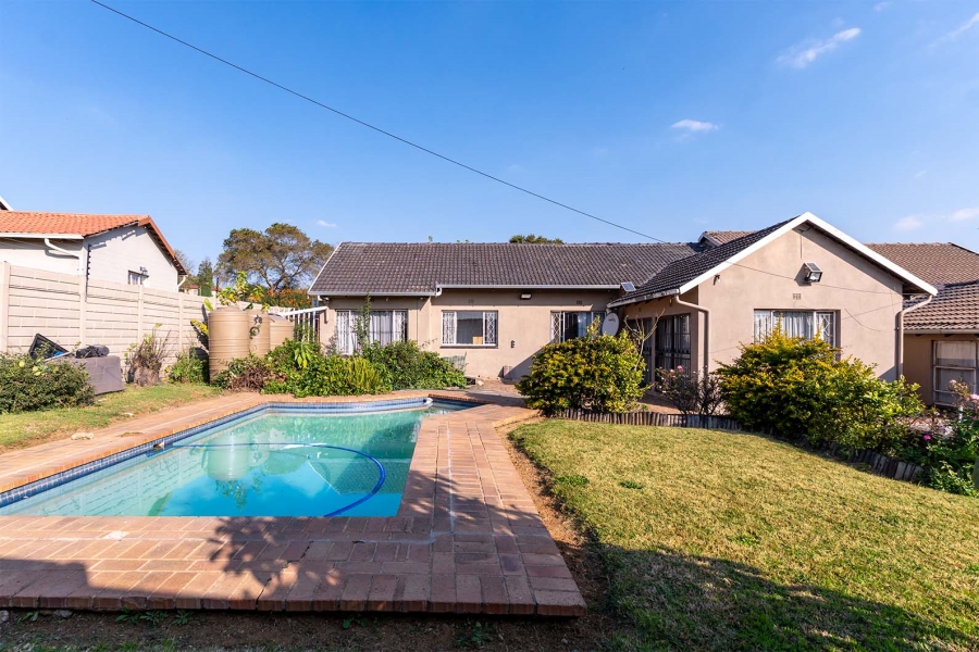 6 Bedroom Property for Sale in Esther Park Gauteng