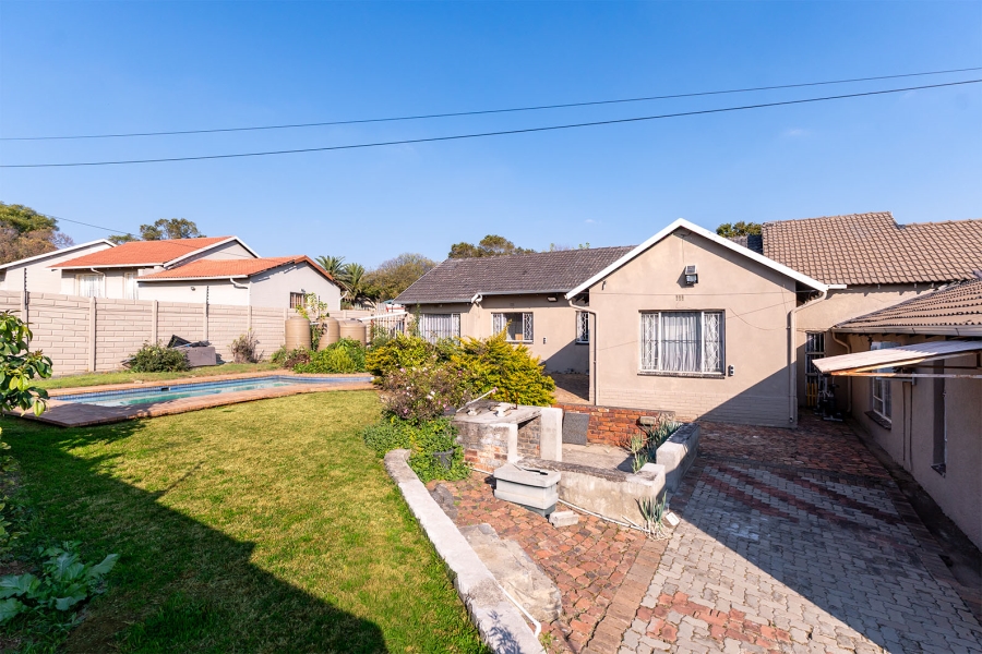 6 Bedroom Property for Sale in Esther Park Gauteng