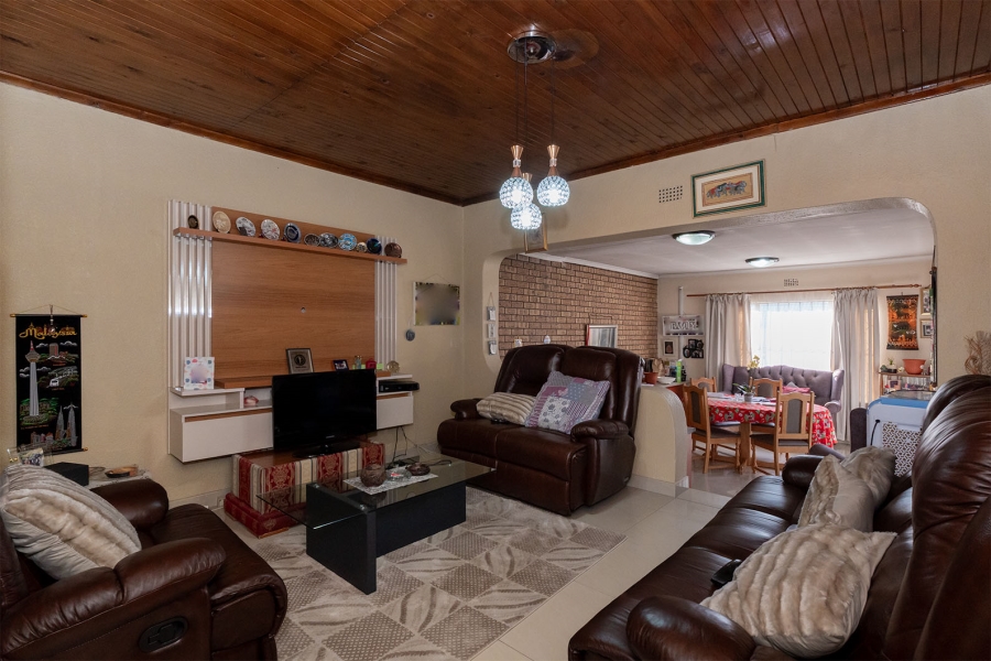 6 Bedroom Property for Sale in Esther Park Gauteng