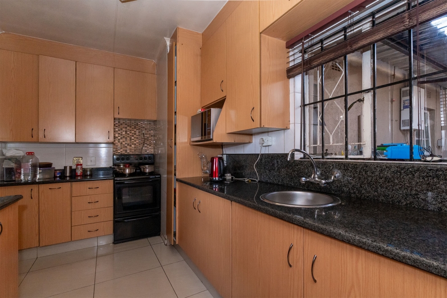 6 Bedroom Property for Sale in Esther Park Gauteng