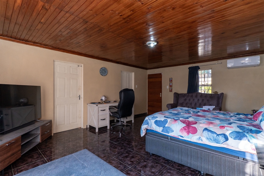 6 Bedroom Property for Sale in Esther Park Gauteng