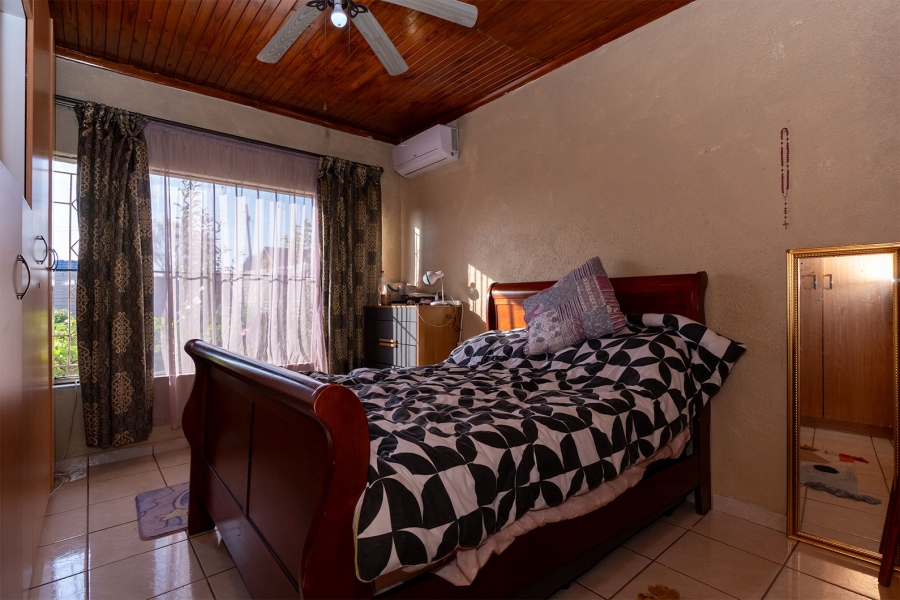 6 Bedroom Property for Sale in Esther Park Gauteng