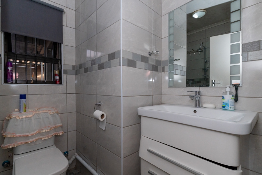 6 Bedroom Property for Sale in Esther Park Gauteng