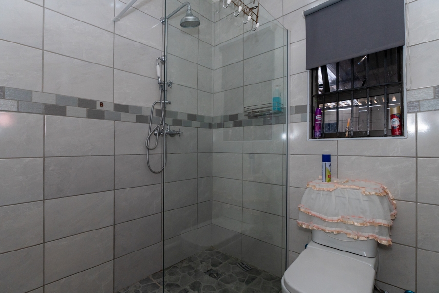 6 Bedroom Property for Sale in Esther Park Gauteng