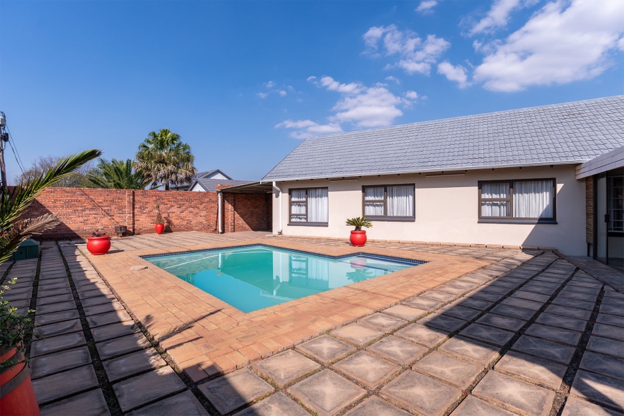3 Bedroom Property for Sale in Van Riebeeck Park Gauteng