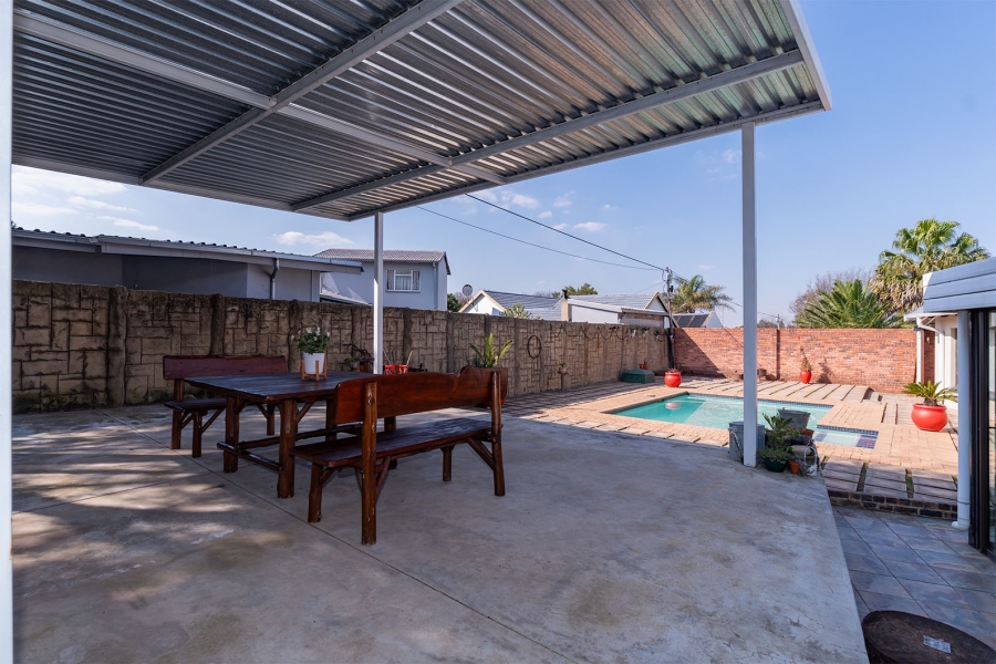 3 Bedroom Property for Sale in Van Riebeeck Park Gauteng