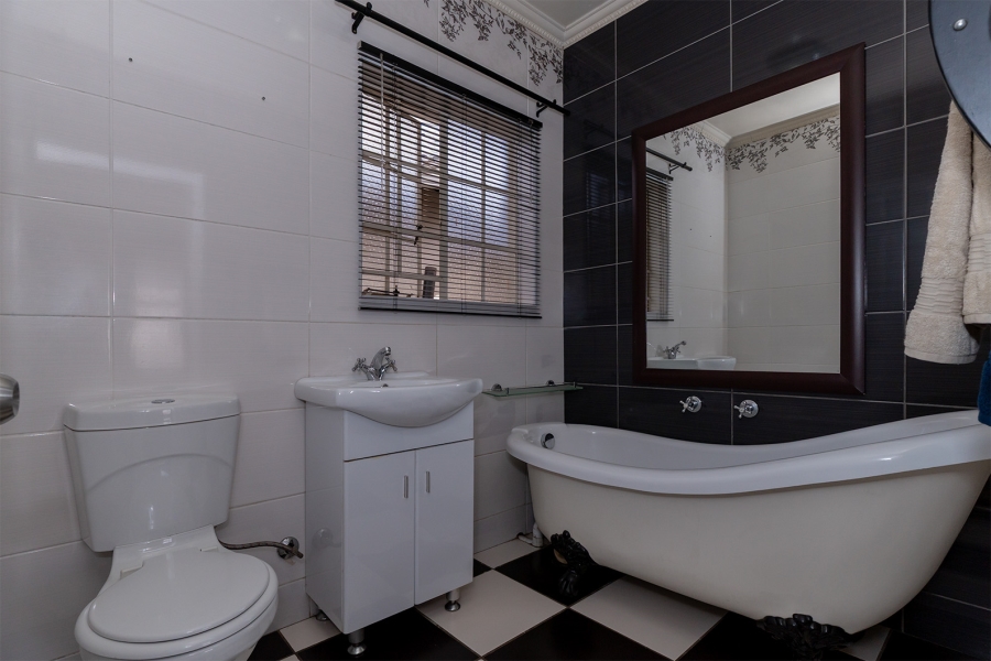 3 Bedroom Property for Sale in Van Riebeeck Park Gauteng