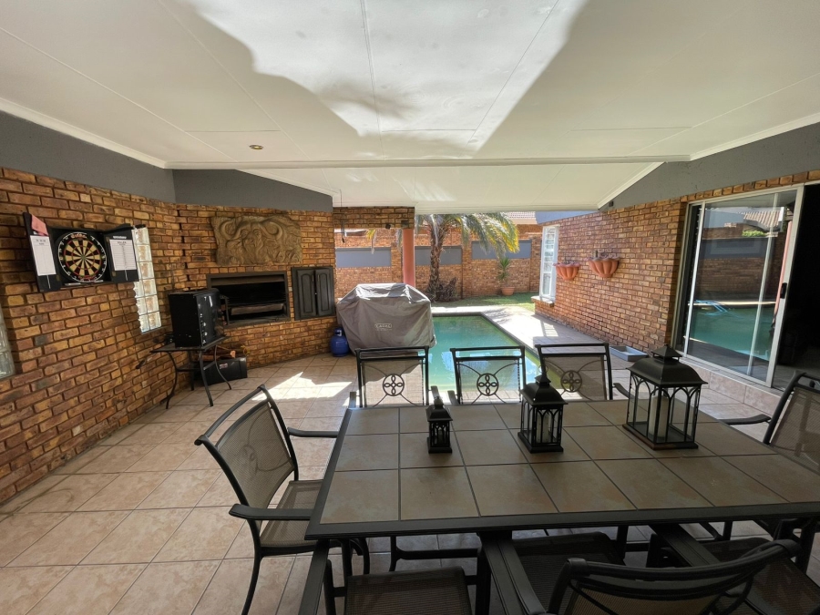3 Bedroom Property for Sale in Sunward Park Gauteng