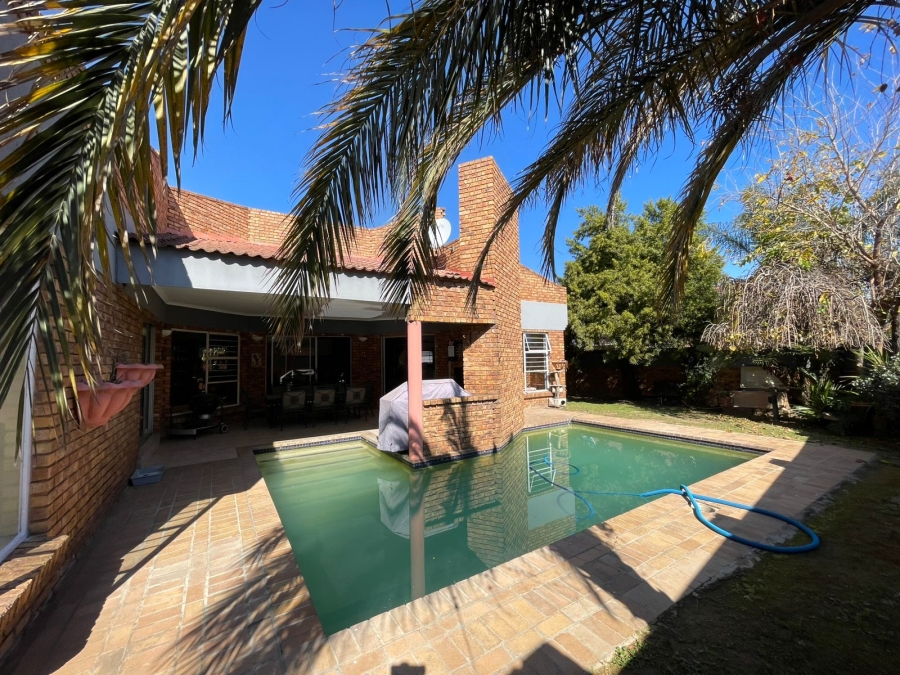 3 Bedroom Property for Sale in Sunward Park Gauteng