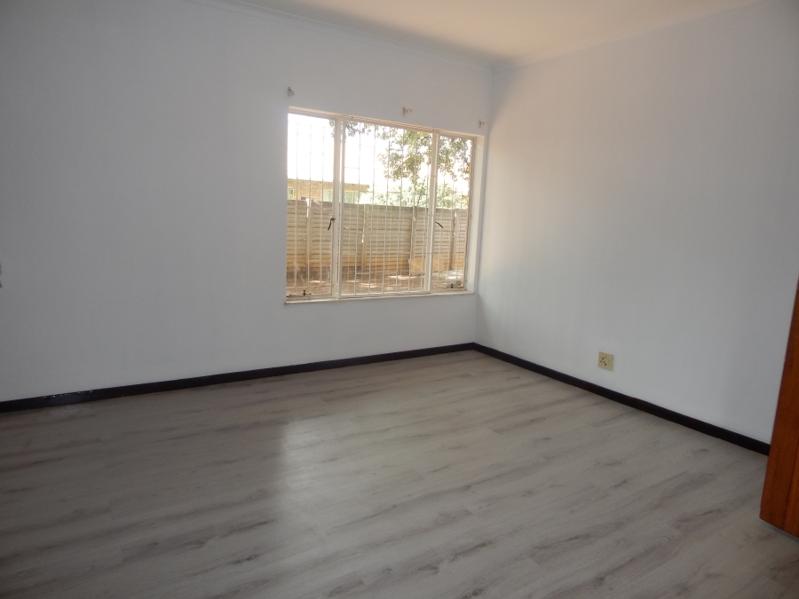 To Let 3 Bedroom Property for Rent in Rietvalleirand Gauteng