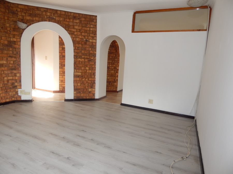 To Let 3 Bedroom Property for Rent in Rietvalleirand Gauteng