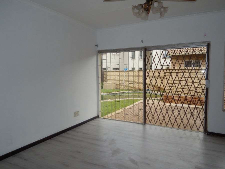 To Let 3 Bedroom Property for Rent in Rietvalleirand Gauteng