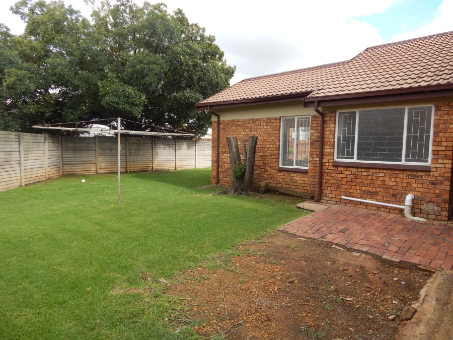 To Let 3 Bedroom Property for Rent in Rietvalleirand Gauteng