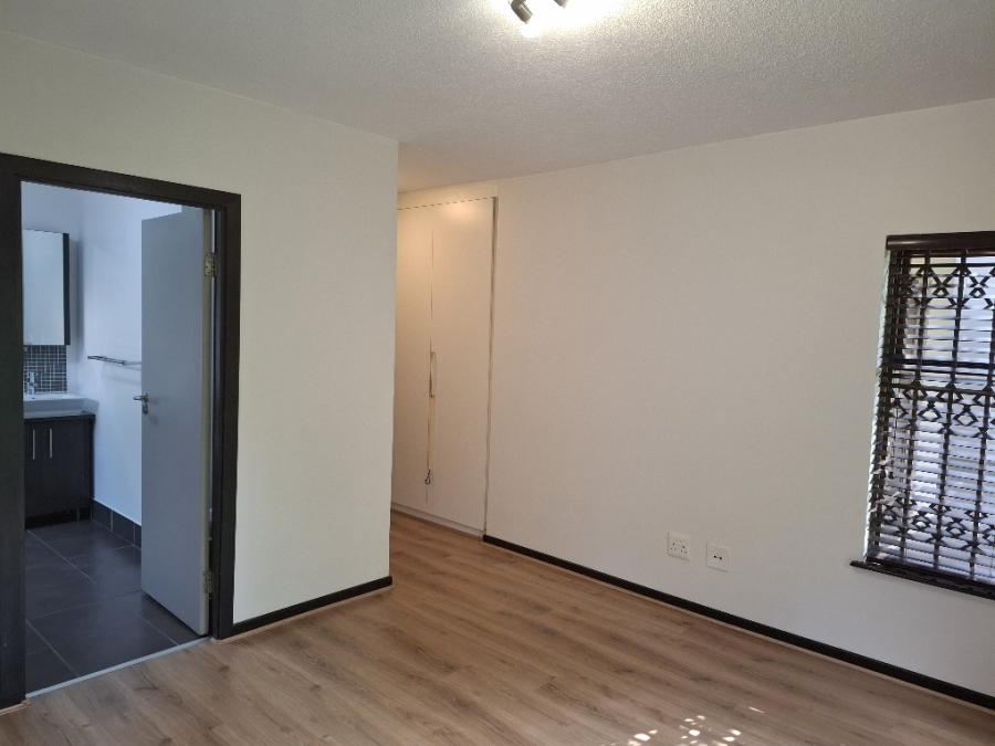 To Let 3 Bedroom Property for Rent in Fourways Gauteng
