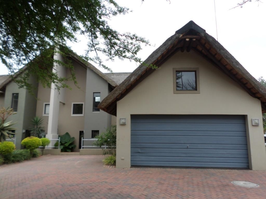 To Let 3 Bedroom Property for Rent in Fourways Gauteng