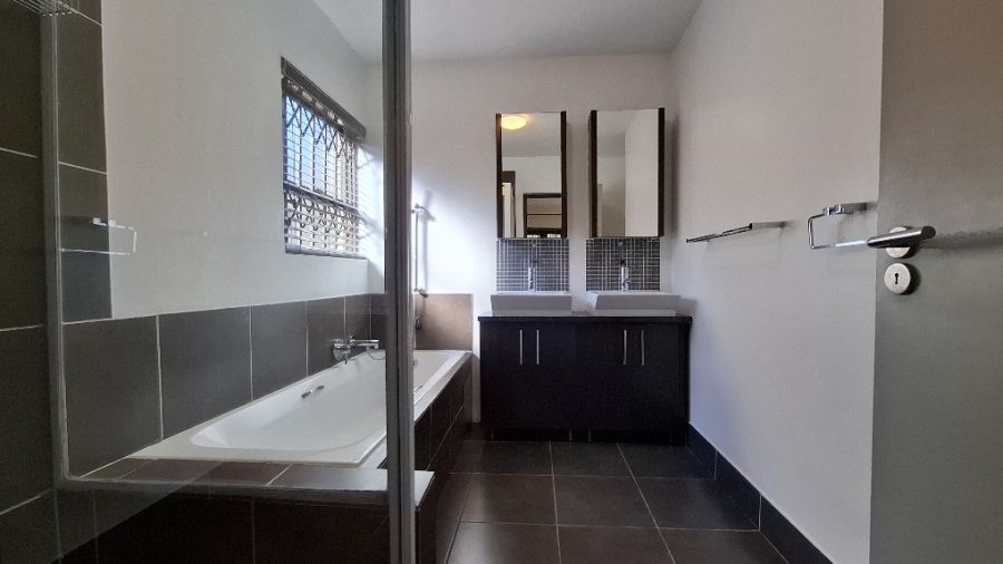 3 Bedroom Property for Sale in Fourways Gauteng