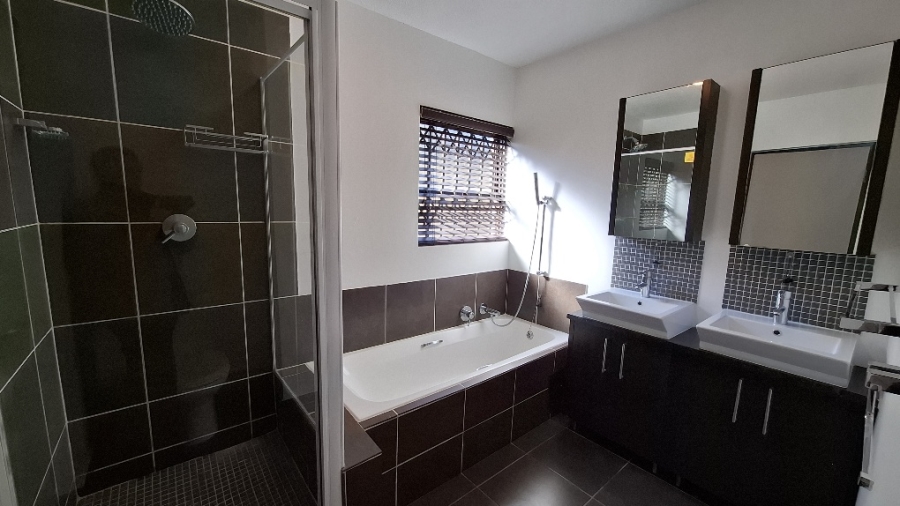 3 Bedroom Property for Sale in Fourways Gauteng
