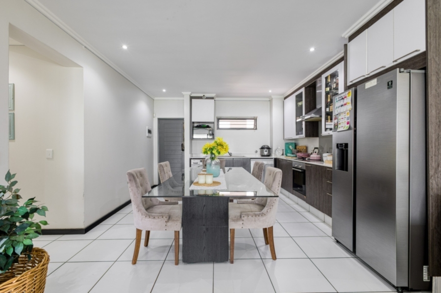 To Let 3 Bedroom Property for Rent in Paulshof Gauteng