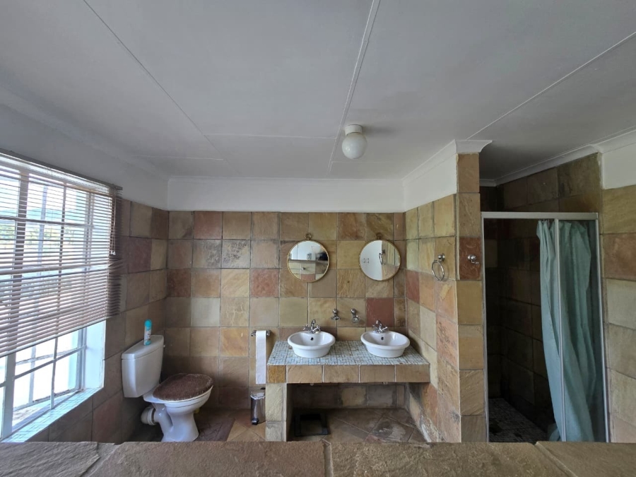 5 Bedroom Property for Sale in Drumblade A H Gauteng
