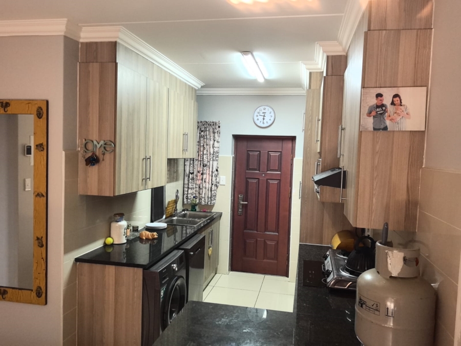 2 Bedroom Property for Sale in Fairlead Gauteng