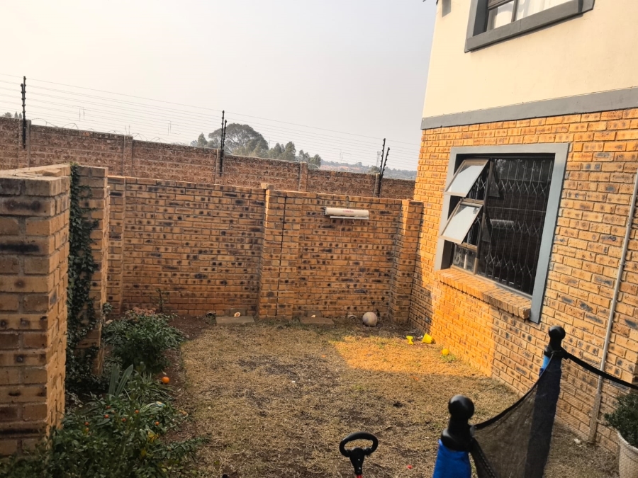 2 Bedroom Property for Sale in Fairlead Gauteng