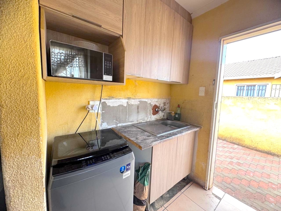 2 Bedroom Property for Sale in Dawn Park Gauteng
