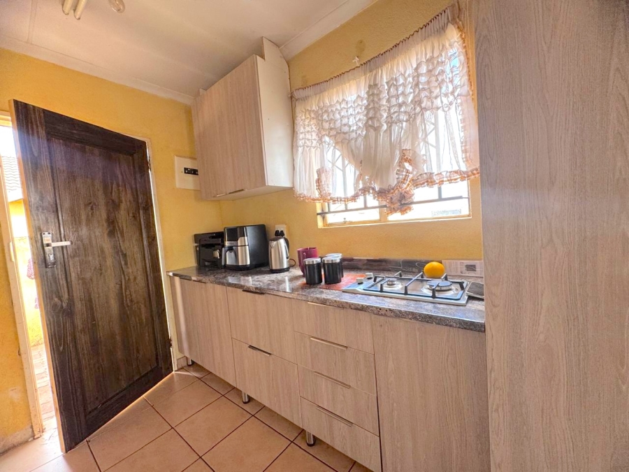 2 Bedroom Property for Sale in Dawn Park Gauteng