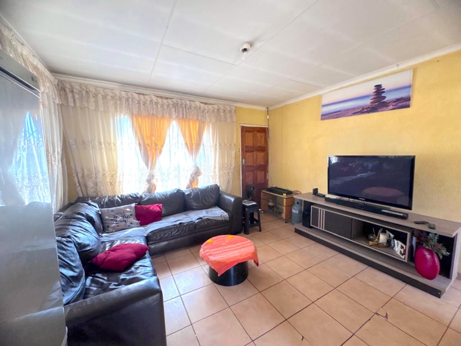 2 Bedroom Property for Sale in Dawn Park Gauteng