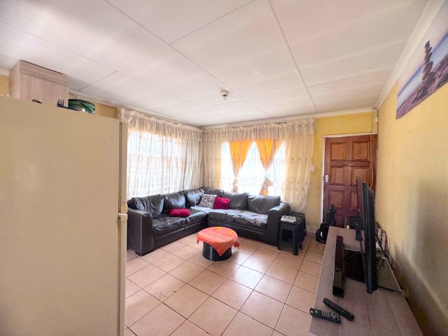 2 Bedroom Property for Sale in Dawn Park Gauteng